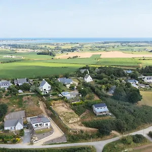 La De Pen Ar Menez Terre & Avec Villa