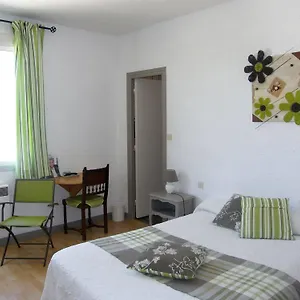 Le Week-end Hotel